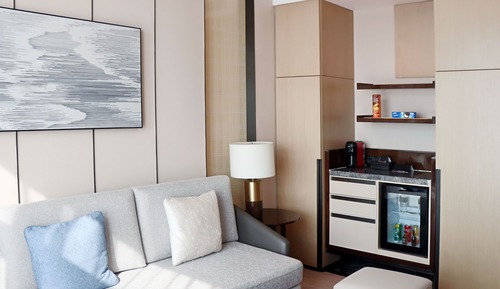 Suite superior, 1 cama de matrimonio grande, vistas a la ciudad (Lounge Access)