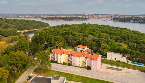 Apartamento, 1 habitación, balcón, en edificio anexo