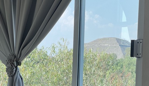 APARTAMENTO C "CONEJO EN LA LUNA"