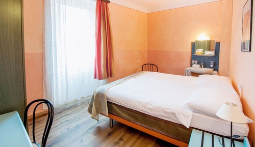 Habitación económica con 1 cama doble o 2 individuales