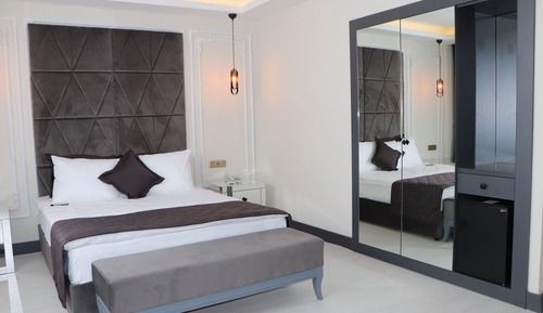Habitación estándar, 1 cama de matrimonio con sofá cama, no fumadores, vistas a la montaña