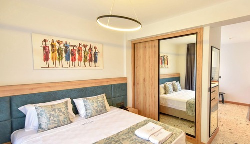 Suite junior, balcón