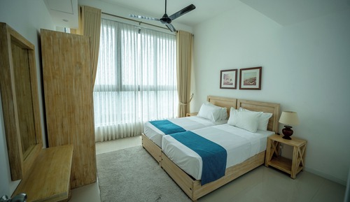 Apartamento Deluxe, 3 habitaciones, cocina, vistas parciales al mar
