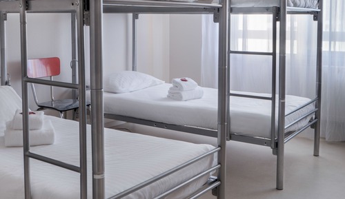 Dormitorio compartido económico