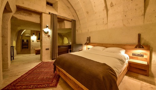 King Suit With Bathtub