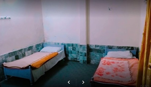 Habitación estándar con 1 cama doble o 2 individuales