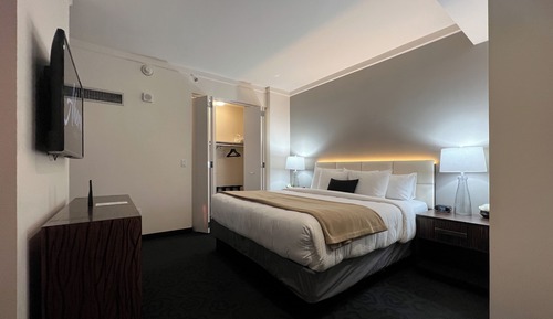 Suite Signature