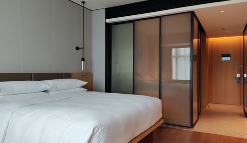 Habitación Deluxe, 1 cama de matrimonio grande, vistas a la ciudad