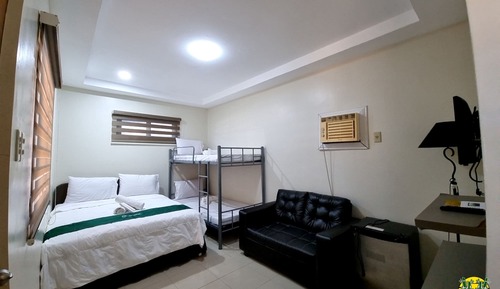 Habitación, vistas a la piscina
