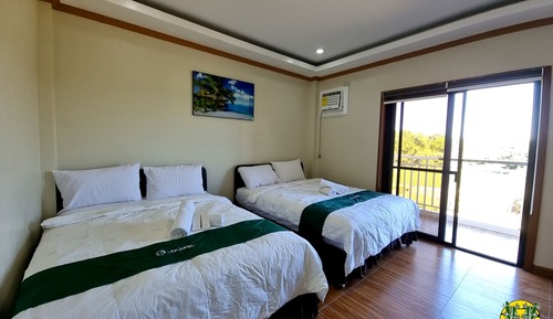 Habitación cuádruple Deluxe, bañera de hidromasaje