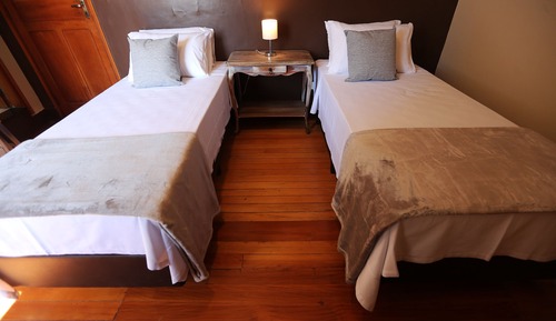 Habitación superior con 1 cama doble o 2 individuales