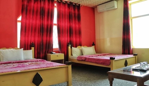 Habitación estándar con 1 cama doble o 2 individuales