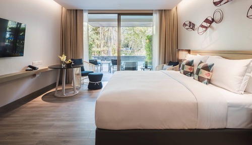 Habitación Deluxe, acceso a la piscina
