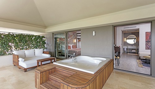 Suite familiar, bañera de hidromasaje