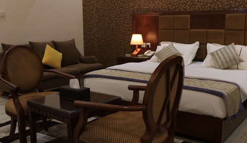 Suite estudio junior, 1 cama de matrimonio grande, vistas a la ciudad