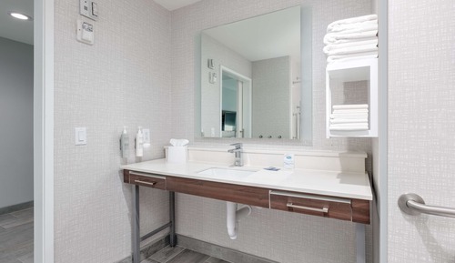 Habitación, 2 camas de matrimonio, accesible para personas con discapacidad, bañera