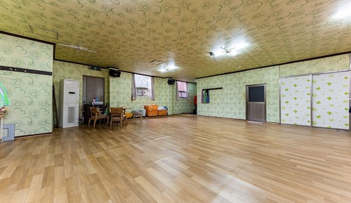 Room (Group Room)