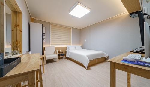 Room (Super Deluxe (styler air purifier Dis)
