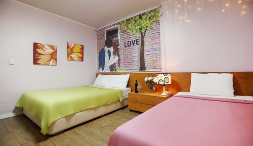 Room (Twin A (Non-Smoking Room))