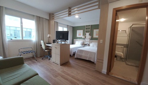 Habitación básica con 2 camas individuales