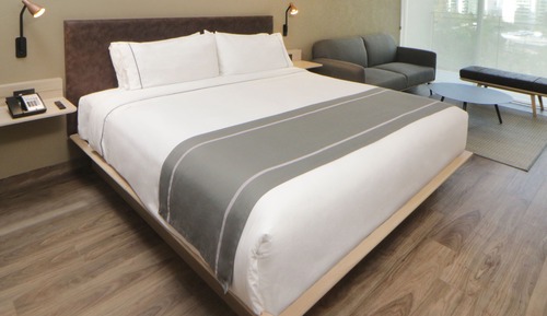 Habitación superior, 1 cama de matrimonio grande con sofá cama
