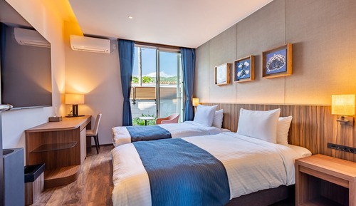 Suite ejecutiva, no fumadores, vistas a la piscina