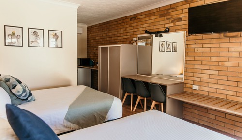 Habitación triple, varias camas, accesible para personas con discapacidad, frigorífico y microondas