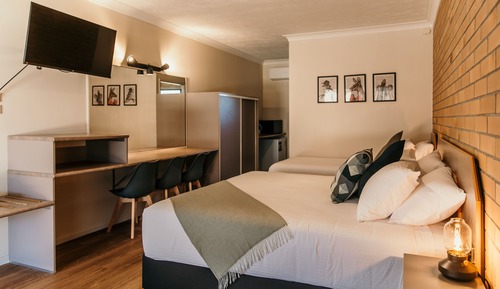Habitación familiar con 2 camas individuales, frigorífico y microondas