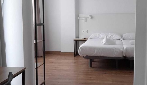 Habitación superior con 1 cama doble o 2 individuales