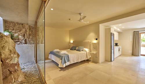 (2) Deluxe Suite with Sea View "Roca"