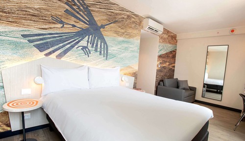 Habitación, varias camas