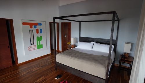 Villa Deluxe (Neruda)