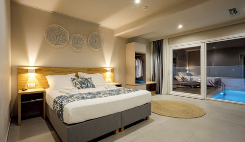 Suite estudio superior, piscina privada, frente a la playa
