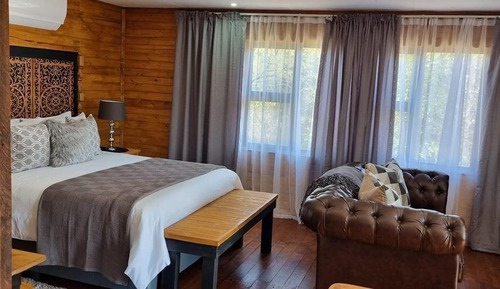 African Darter Cabin (Bush View)
