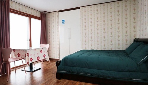 Habitación (203)