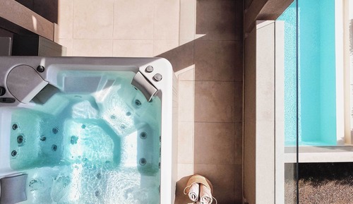 Suite estudio Premium, bañera de hidromasaje (Outdoor Jacuzzi)