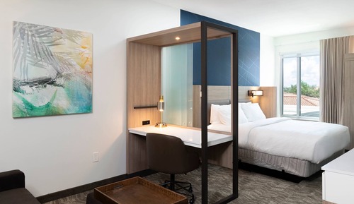 Suite, 1 cama de matrimonio grande con sofá cama (Mobility Accessible, Tub)