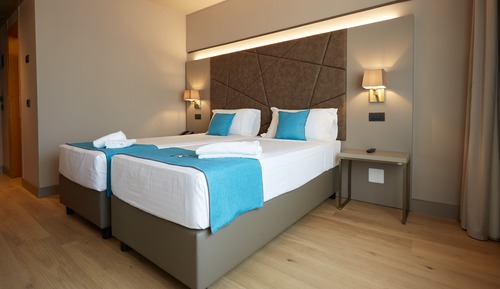 Habitación con 2 camas individuales