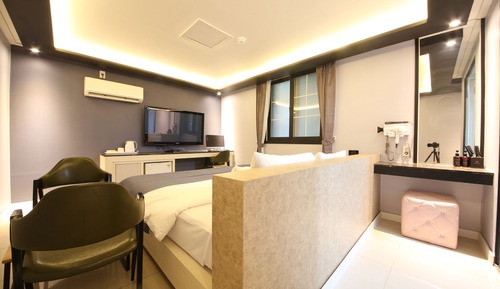 Habitación (Karaoke)