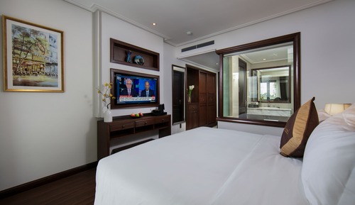 Habitación Premier con 1 cama doble o 2 individuales, vistas a la ciudad (Deluxe)