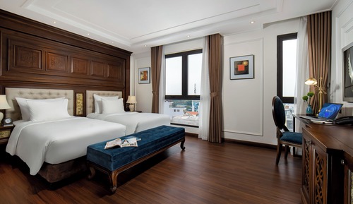 Habitación ejecutiva con 1 cama doble o 2 individuales, vistas a la ciudad (Deluxe)