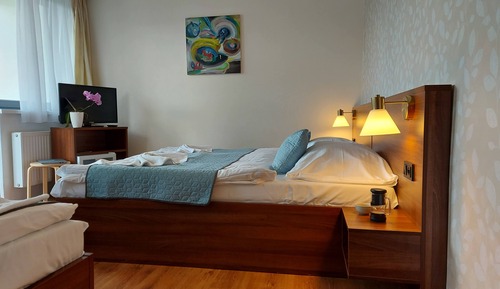 Habitación triple, balcón