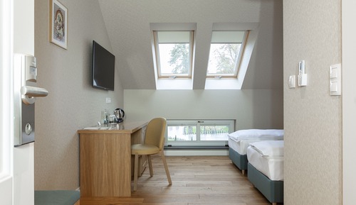 Habitación superior con 1 cama doble o 2 individuales