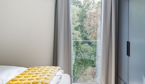 One-Bedroom Suite L