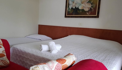 Habitación Grand doble, varias camas
