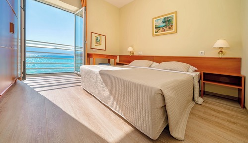 Apartamento, vistas al mar, junto a la piscina