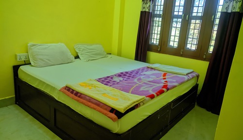 Habitación económica con 1 cama doble o 2 individuales, varias camas