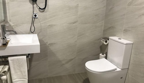 Habitación económica con 1 cama doble o 2 individuales