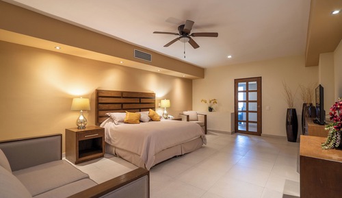 Master Suite One Bedroom