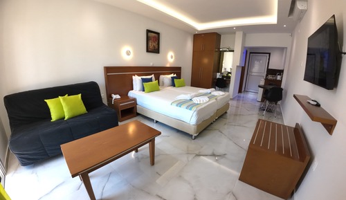 Estudio Deluxe (3 People)